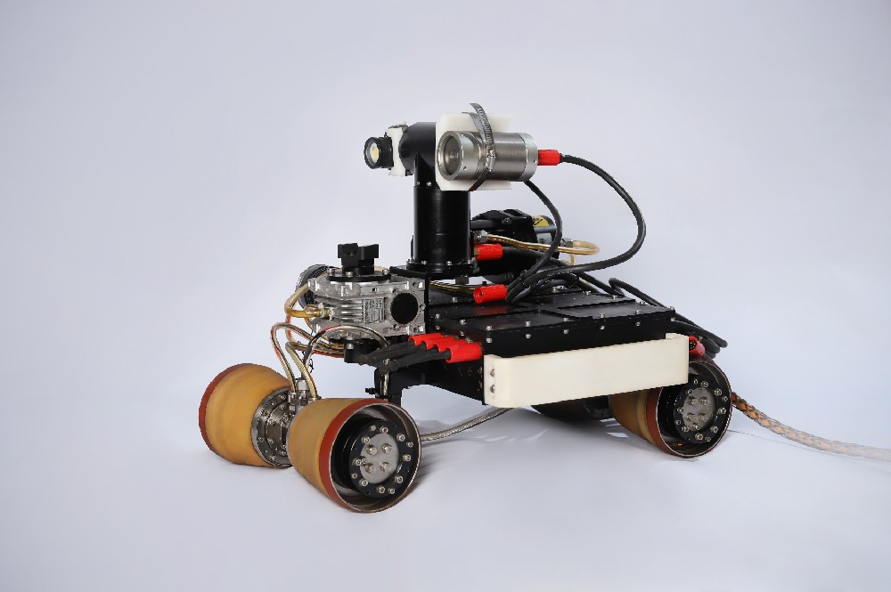 Compact Marine Bio-cleaning & Inspection ROV - Type 1 (Platform Deploy)